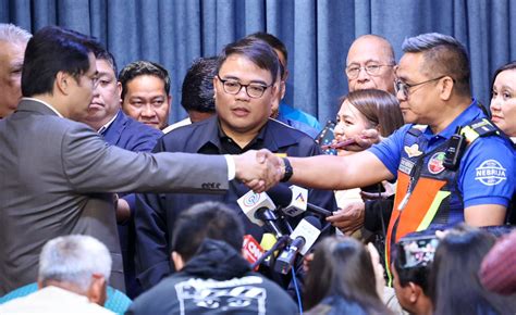 MMDA probes EDSA busway violator, apologizes to Revilla.